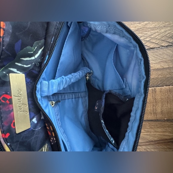 JuJuBe Social Butterfly BFF Backpack/Messenger Diaper Bag **READ DESCRIPTION!** - Picture 6 of 15